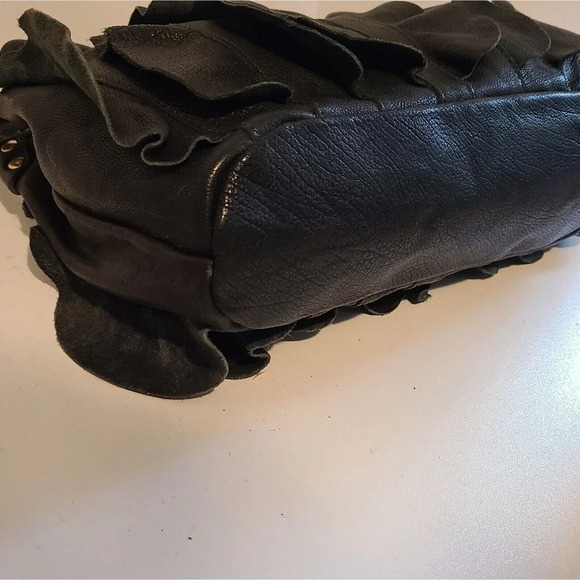 WOMEN'S Be & D HOBO SHOULDER BAG BLACK LEATHER WITH RUFFLES AND CHAIN MADE USA - Picture 6 of 9